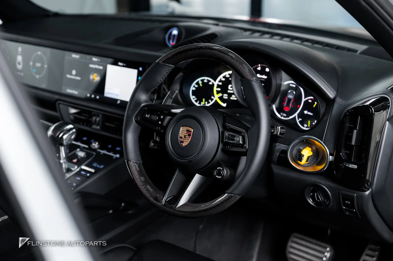 PORSCHE Cayenne 958 — Interior Change Cayenne 958 cutting-edge and ultra-sporty with the upgrade kit
