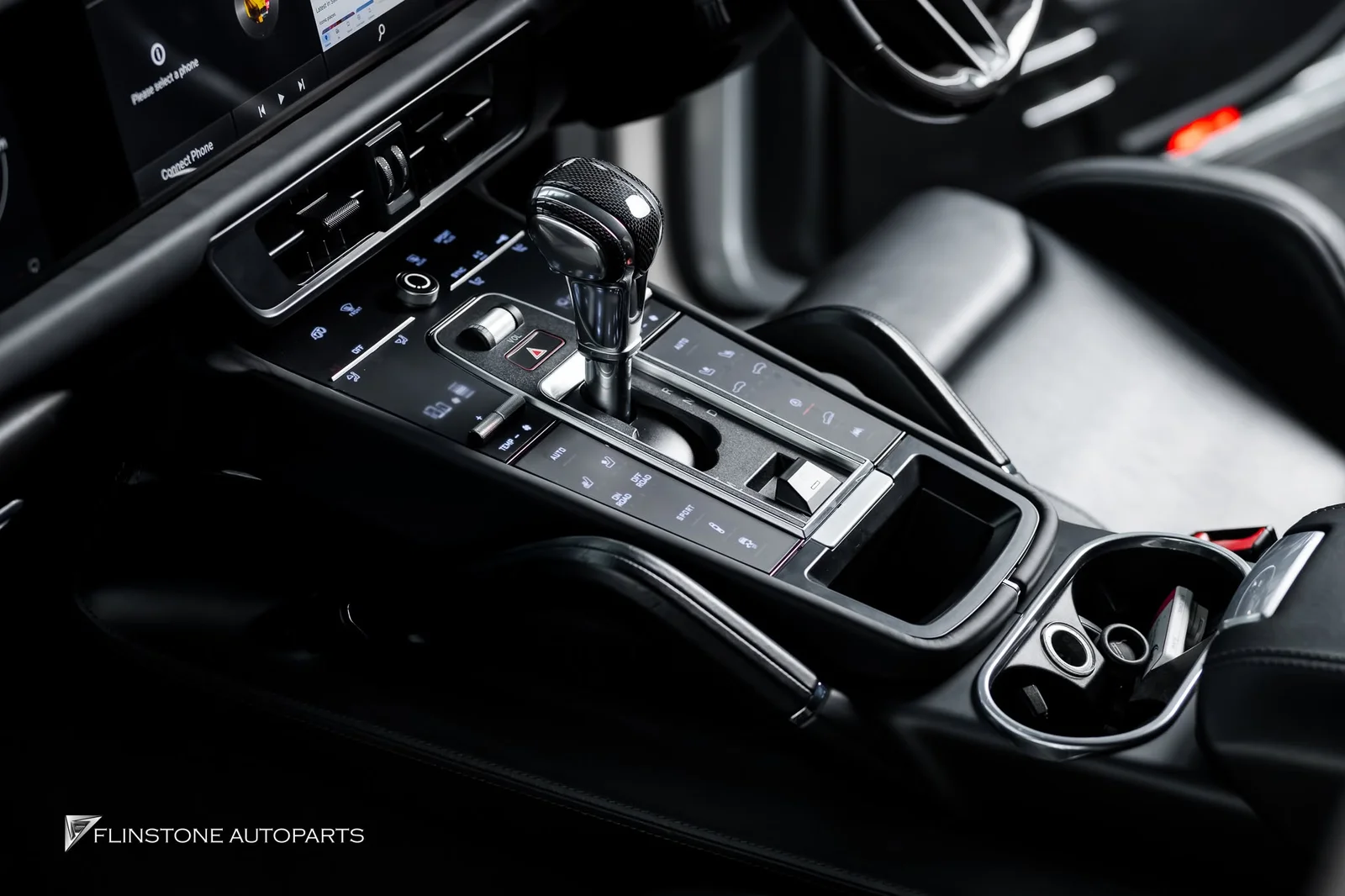 PORSCHE Cayenne 958 — Interior Change Cayenne 958 cutting-edge and ultra-sporty with the upgrade kit