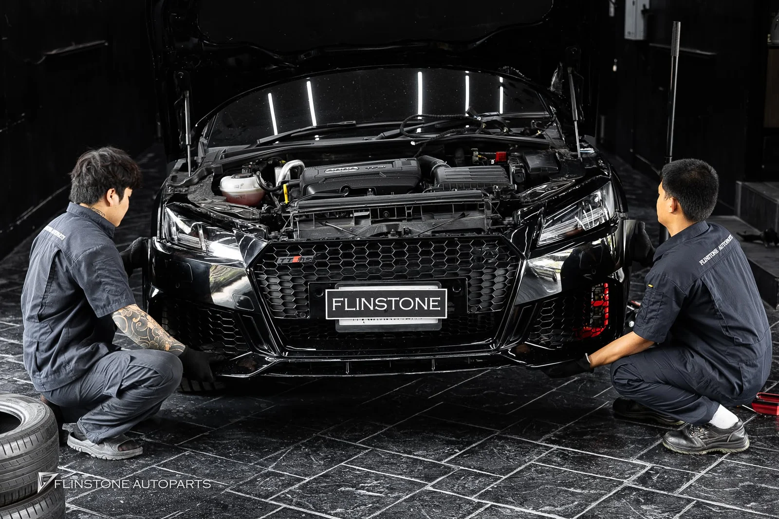 AUDI TT 2024+ AUDI TT คันนี้เข้ามาติดตั้งชุดกันชนหน้า TTRS และอะไหล่แท้ส่วนอื่นๆ