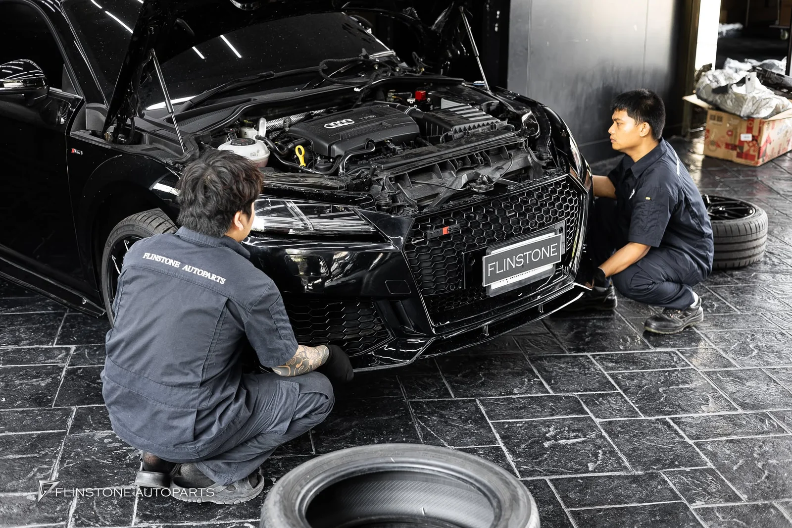 AUDI TT 2024+ AUDI TT คันนี้เข้ามาติดตั้งชุดกันชนหน้า TTRS และอะไหล่แท้ส่วนอื่นๆ
