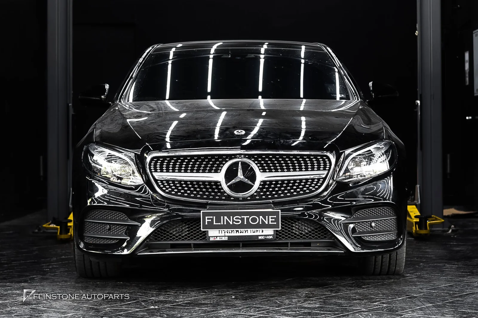 ติดตั้งกระจังหน้า Diamond สำหรับ W213 E-Class Mercedes Benz W213 E-Class