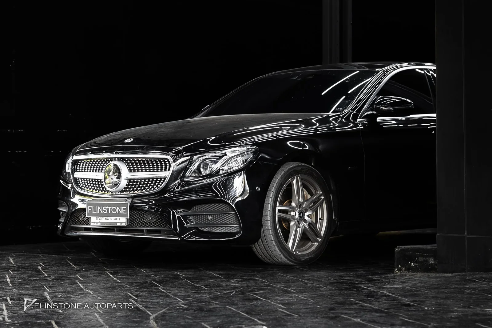 ติดตั้งกระจังหน้า Diamond สำหรับ W213 E-Class Mercedes Benz W213 E-Class