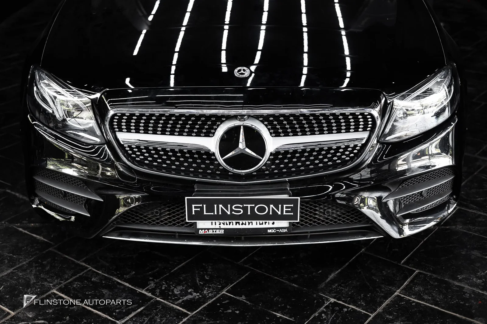ติดตั้งกระจังหน้า Diamond สำหรับ W213 E-Class Mercedes Benz W213 E-Class