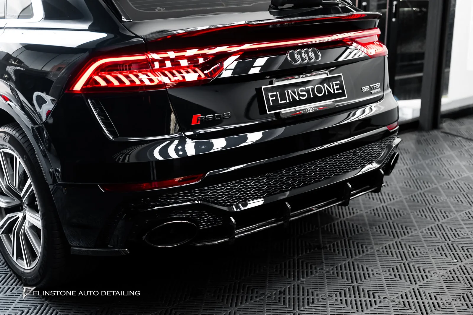 AUDI Q8 ยกระดับความดุดันด้วยชุดแต่ง RSQ8 รอบคัน พร้อมเสริมเกราะป้องกันระดับพรีเมียมด้ว