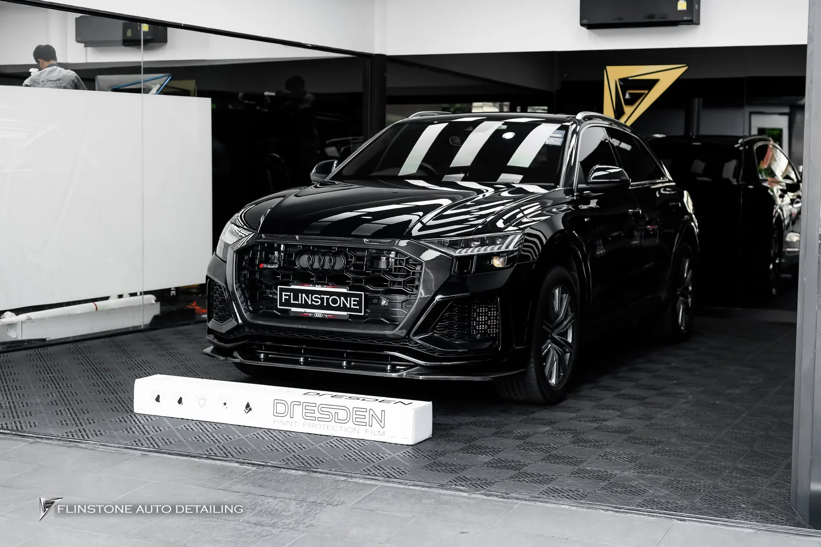 AUDI Q8 ยกระดับความดุดันด้วยชุดแต่ง RSQ8 รอบคัน พร้อมเสริมเกราะป้องกันระดับพรีเมียมด้ว