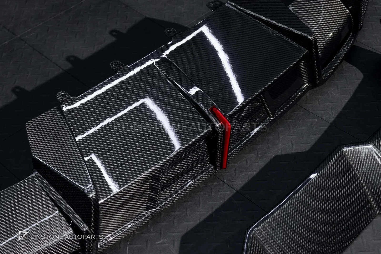ชุดแต่งคาร์บอนของแท้จากแบรนด์ KARBEL DESIGN สำหรับ BMW iX ชิ้นงานแบบ Dry