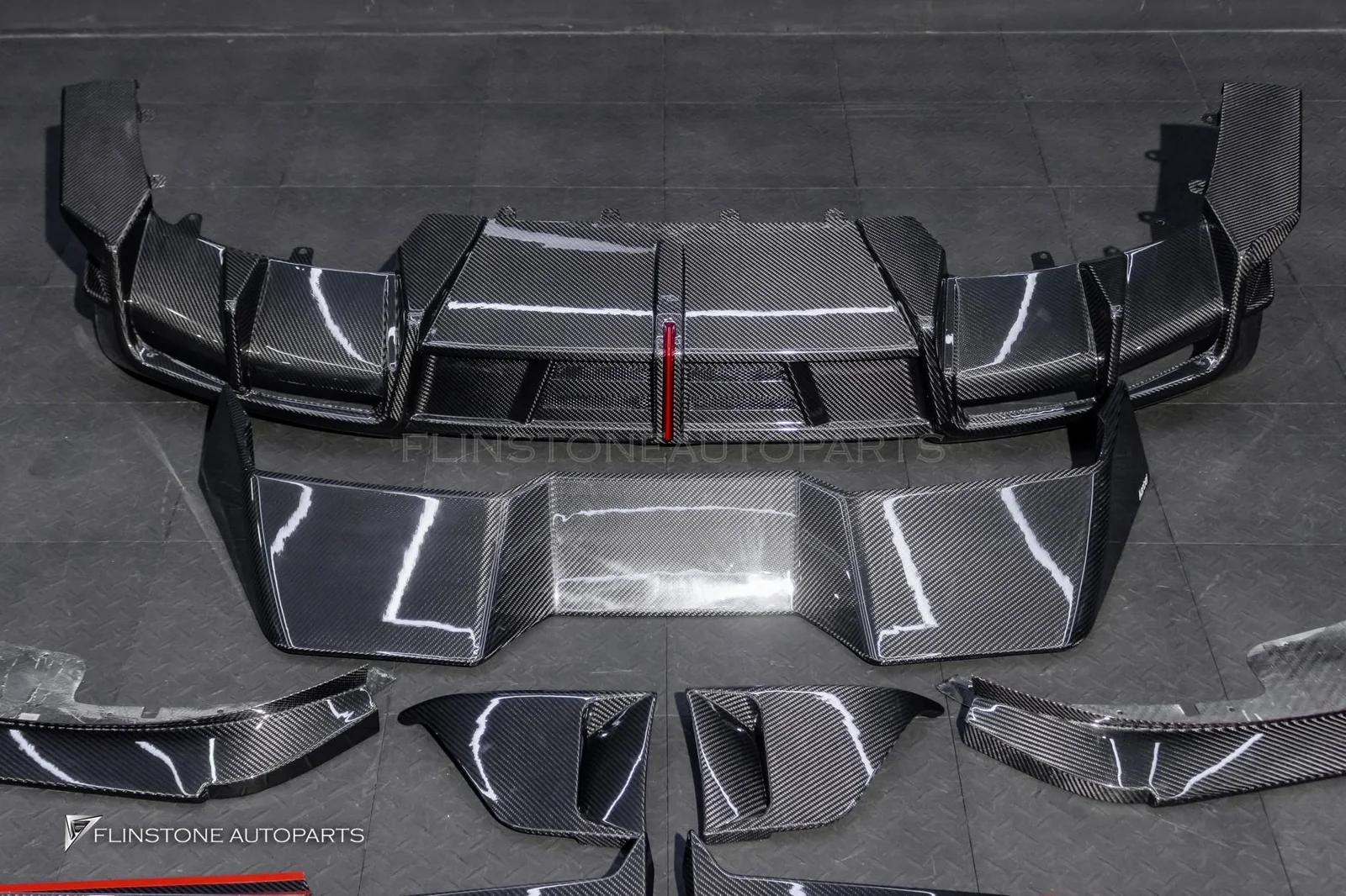 ชุดแต่งคาร์บอนของแท้จากแบรนด์ KARBEL DESIGN สำหรับ BMW iX ชิ้นงานแบบ Dry