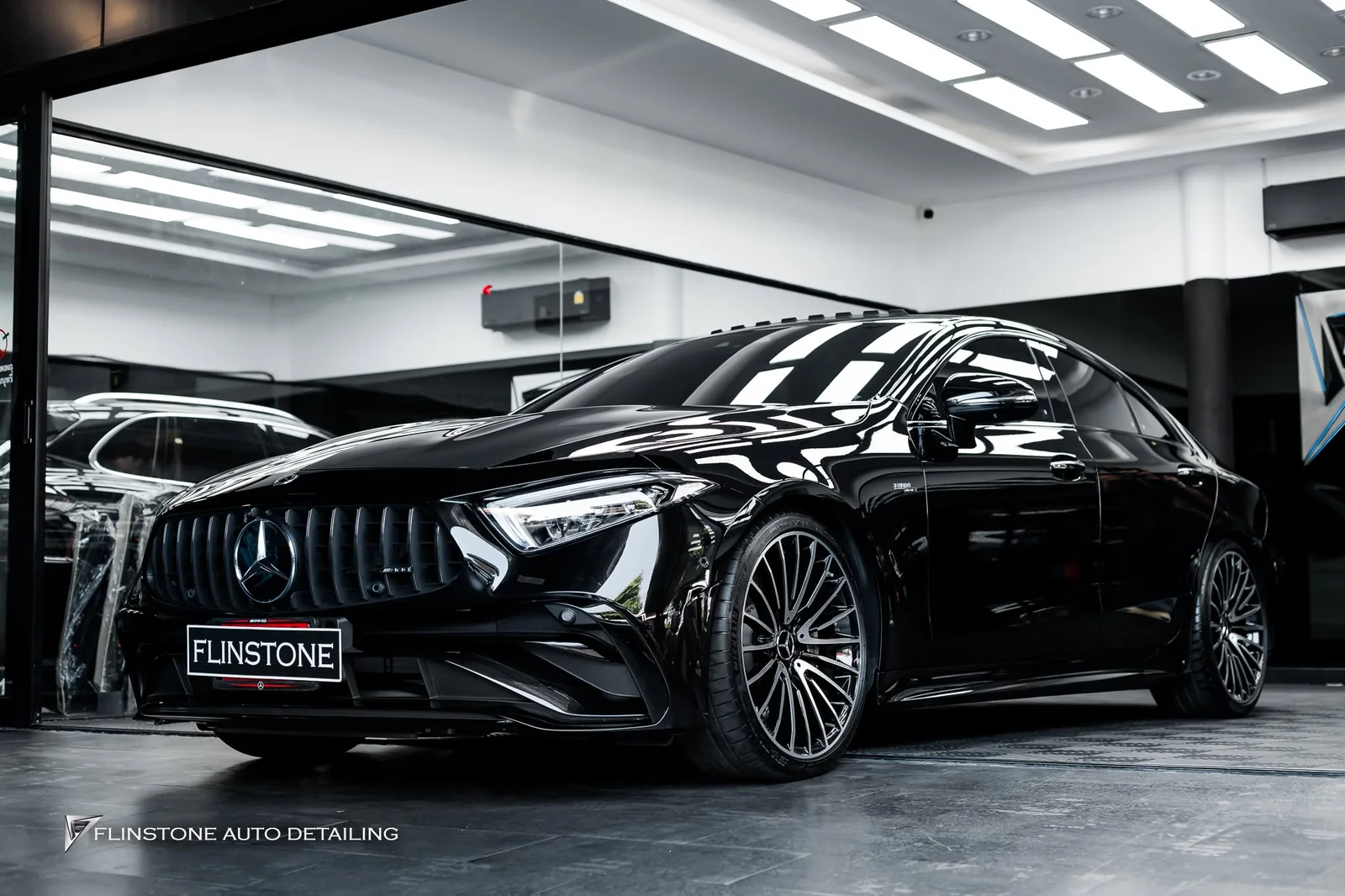 C257 CLS-Class Coupe CLS-Class C257 กับความเงาที่ต้องรักษาไว้ให้ขีดสุด