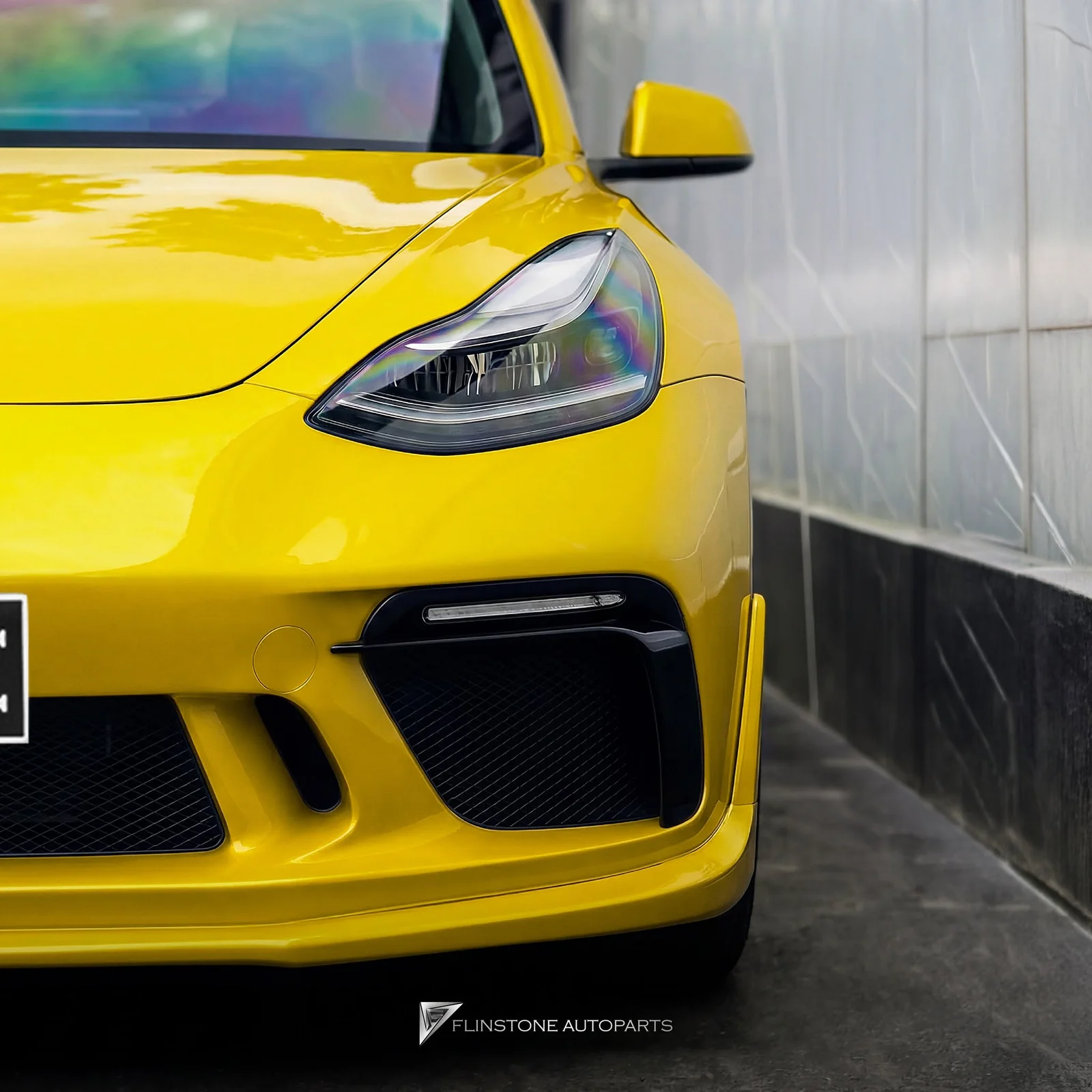ชุดกันชนหน้าแต่งใหม่สำหรับ Tesla Model 3 แบบ GT3 Look