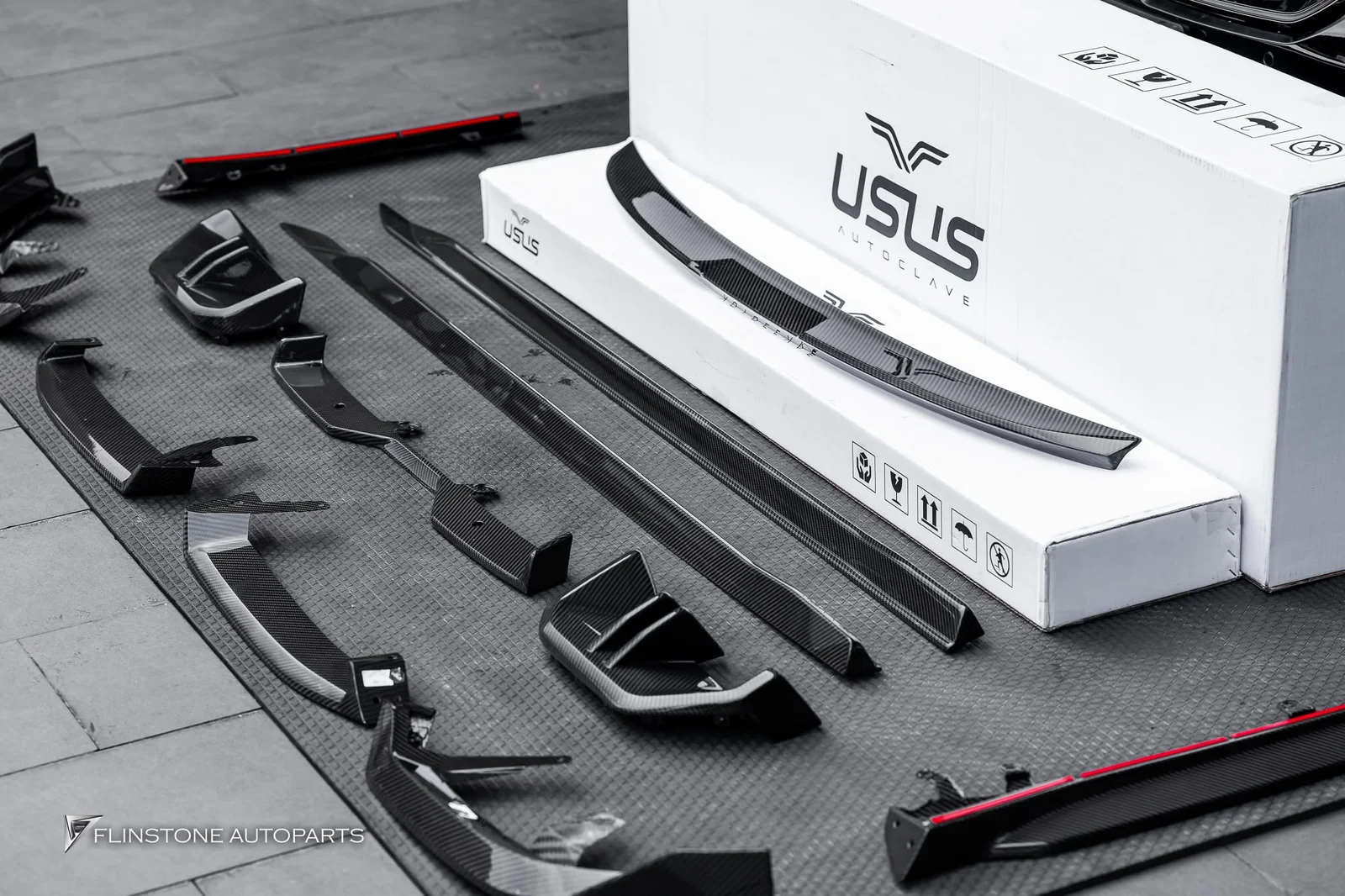 a new look upgrade for BMW i5 G60 more aggressive and premium with a full carbon parts kit from