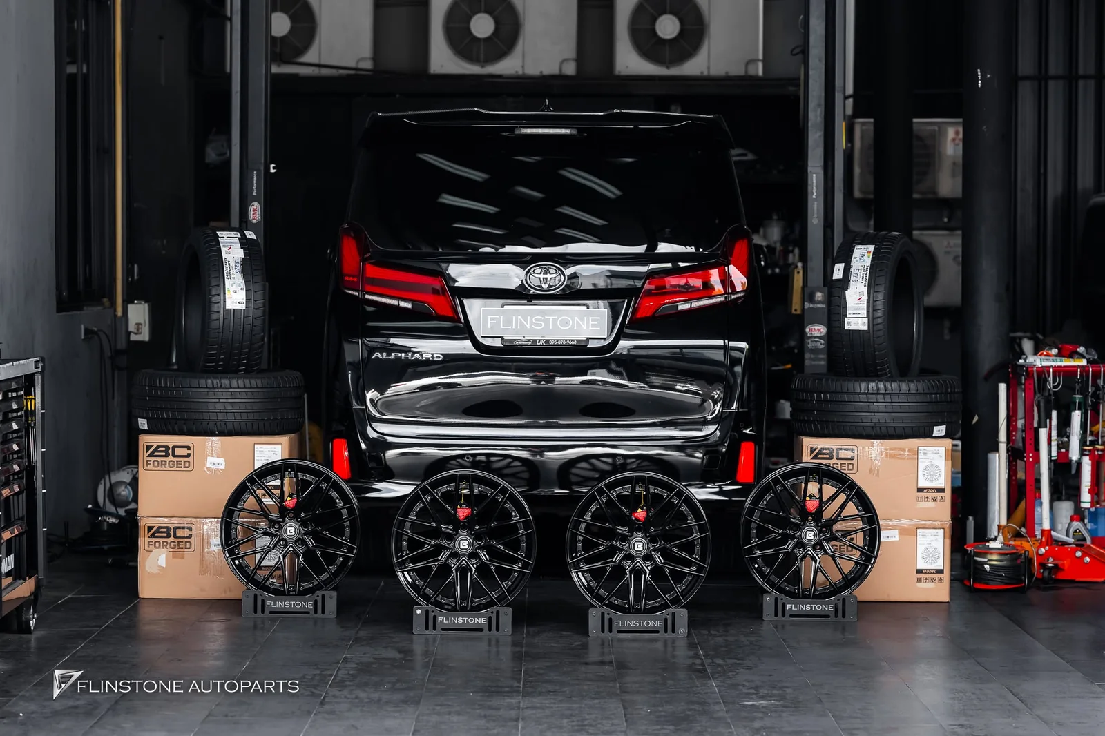 TOYOTA Alphard 30 เลือกติดตั้งล้อ BC Forged สีดำเงาทั้งวง