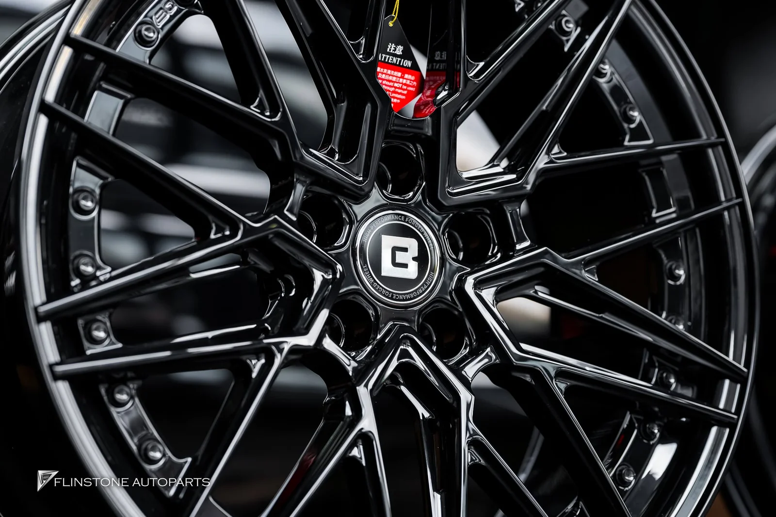 TOYOTA Alphard 30 เลือกติดตั้งล้อ BC Forged สีดำเงาทั้งวง
