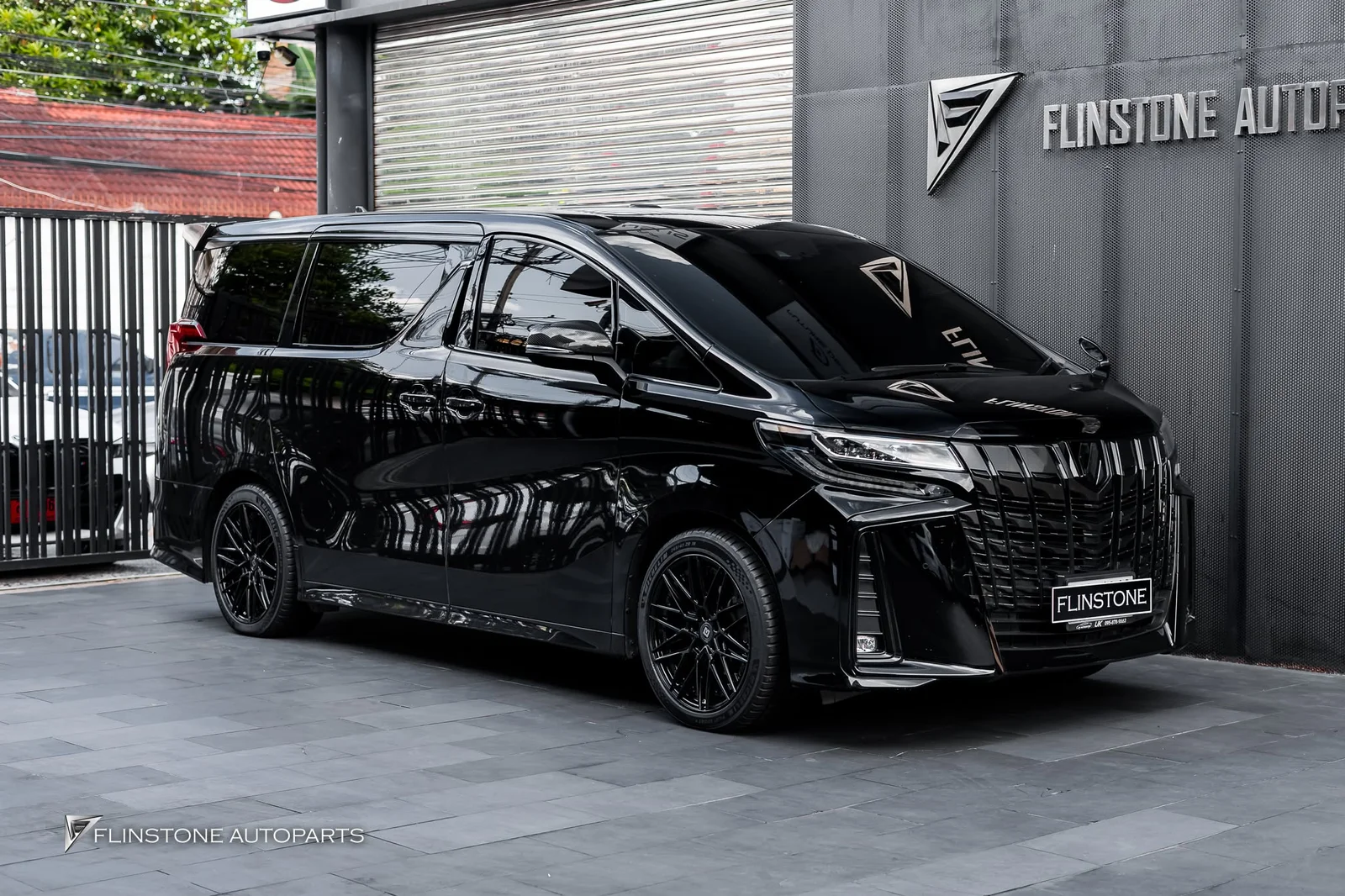 TOYOTA Alphard 30 เลือกติดตั้งล้อ BC Forged สีดำเงาทั้งวง