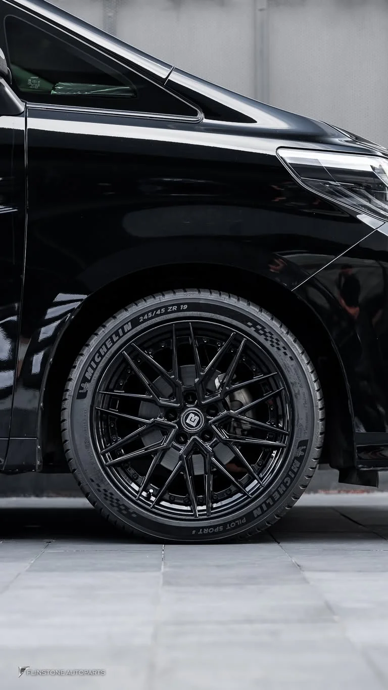 TOYOTA Alphard 30 เลือกติดตั้งล้อ BC Forged สีดำเงาทั้งวง