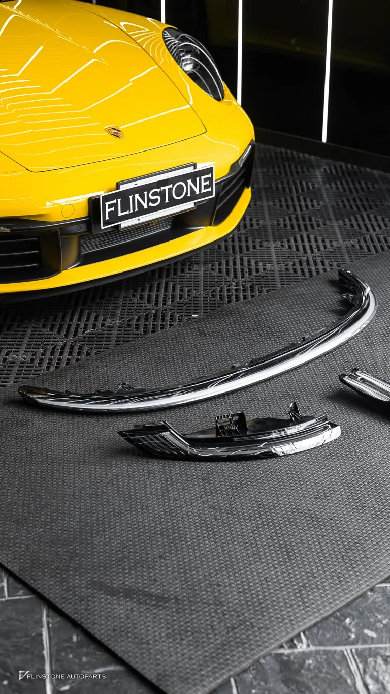 PORSCHE 911 (992) Carrera เลือกติดตั้งไฟท้ายเวอร์ชัน Exclusive Design