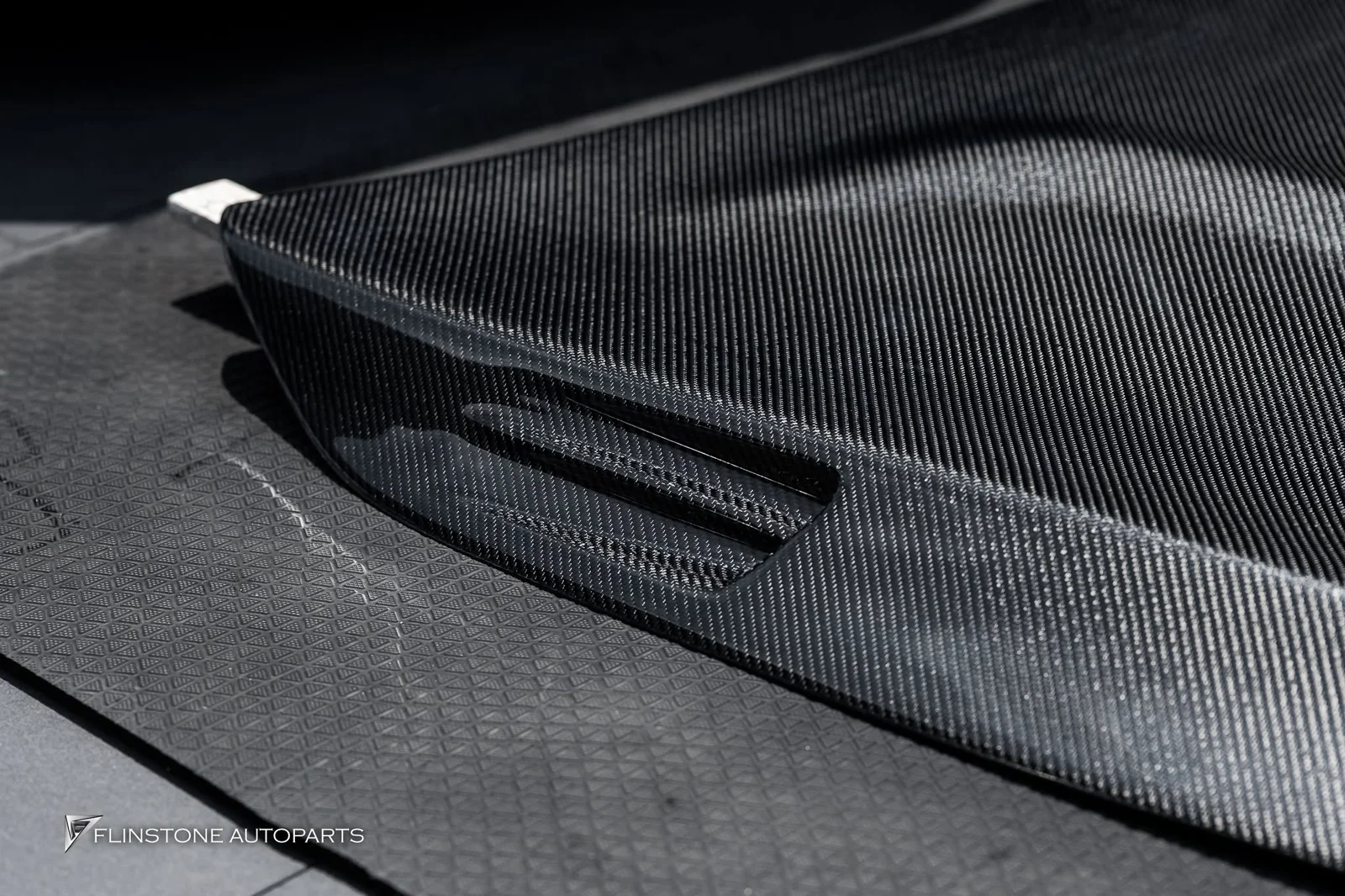 ฝากระโปรง Carbon Fiber สำหรับ CLA-Class รหัส W117 อยากได้ของแต่งแบบไหน ที่