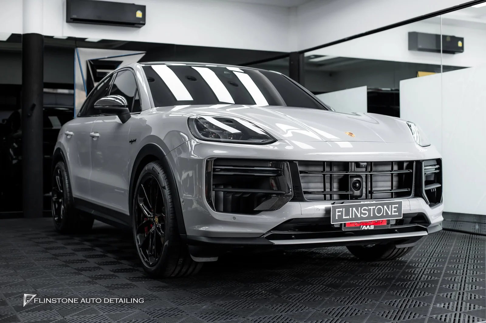 极致霸气! PORSCHE Cayenne Coupe 9Y0.2 以改装套件升级造型