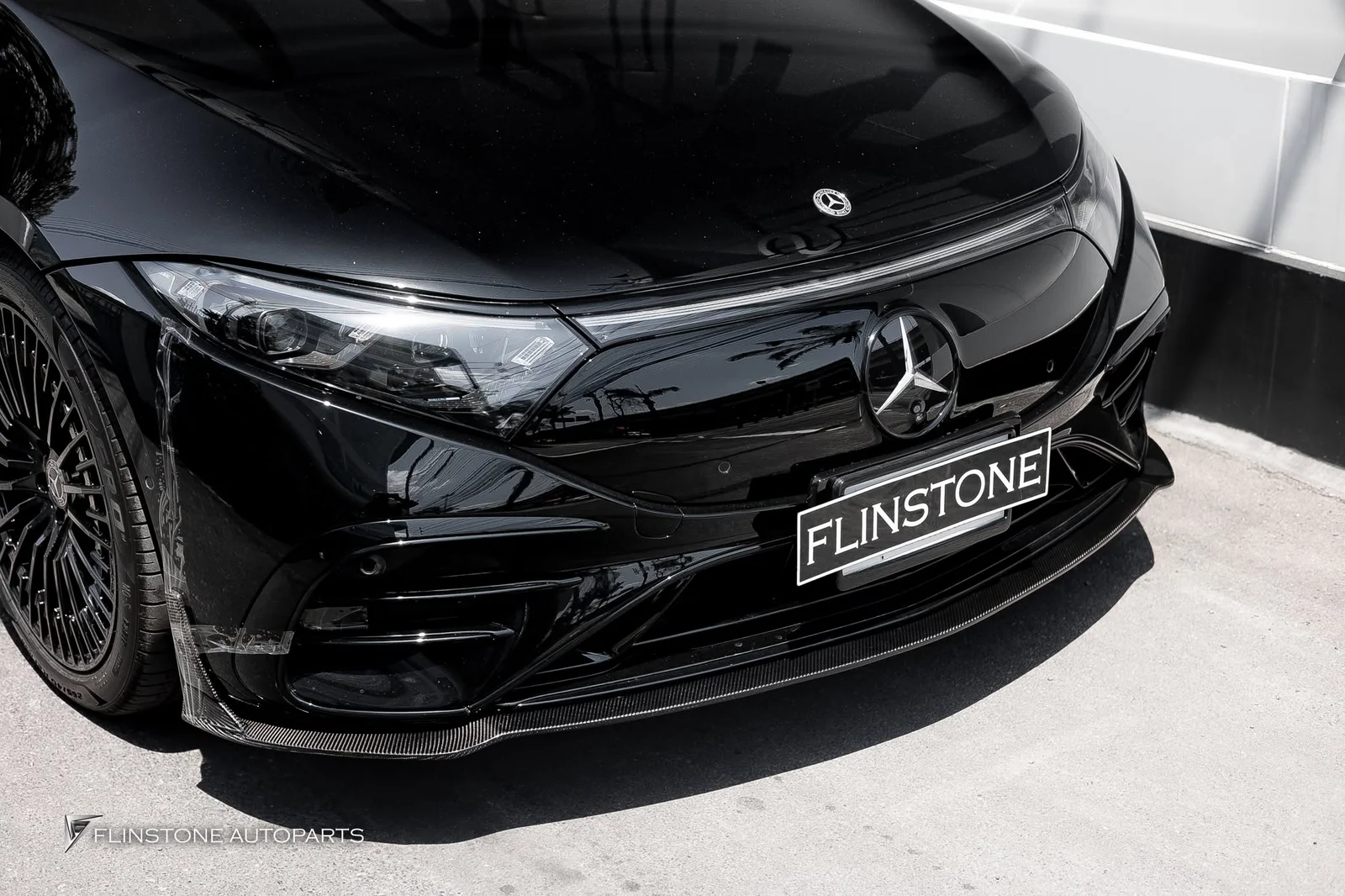 EQE EQS ติดตั้งลิ้นหน้าและสปอยเลอร์ท้ายคาร์บอนสำหรับ Mercedes Benz EQS