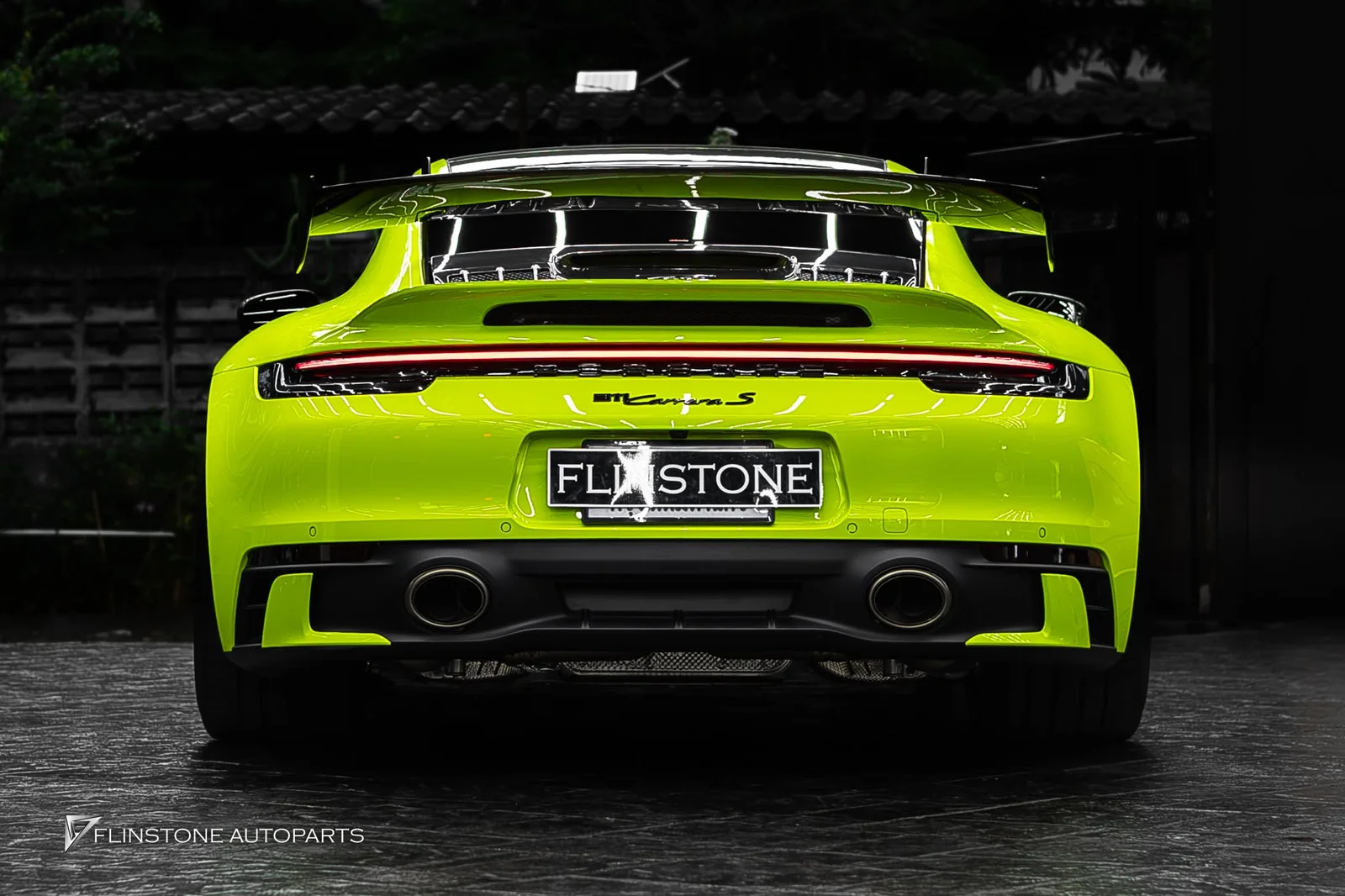 Porsche 992 Carrera แวะมาอัปเกรดความหล่อด้วยสปอยเลอร์หลังทรง GT3 ครับ