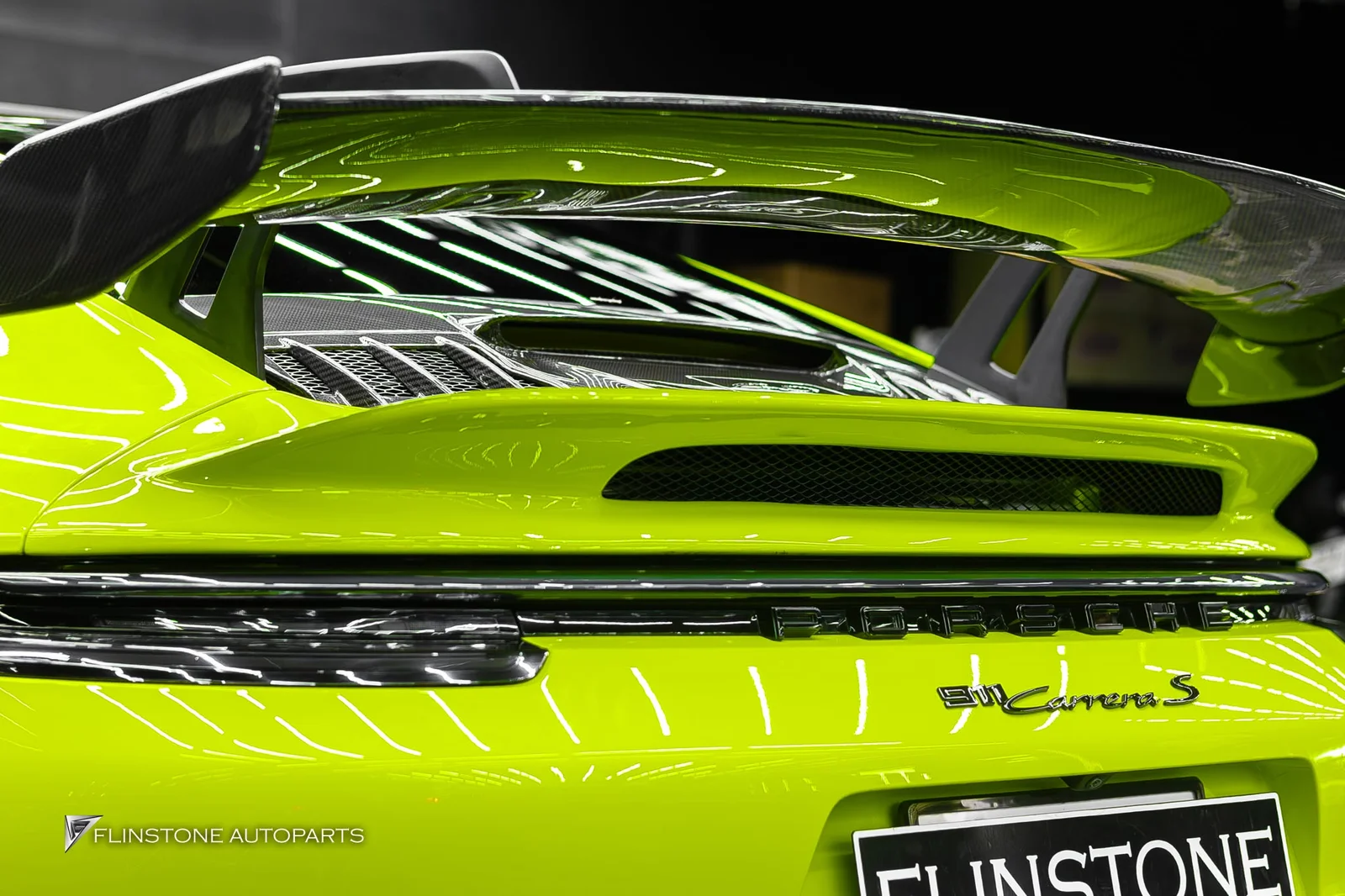 Porsche 992 Carrera แวะมาอัปเกรดความหล่อด้วยสปอยเลอร์หลังทรง GT3 ครับ