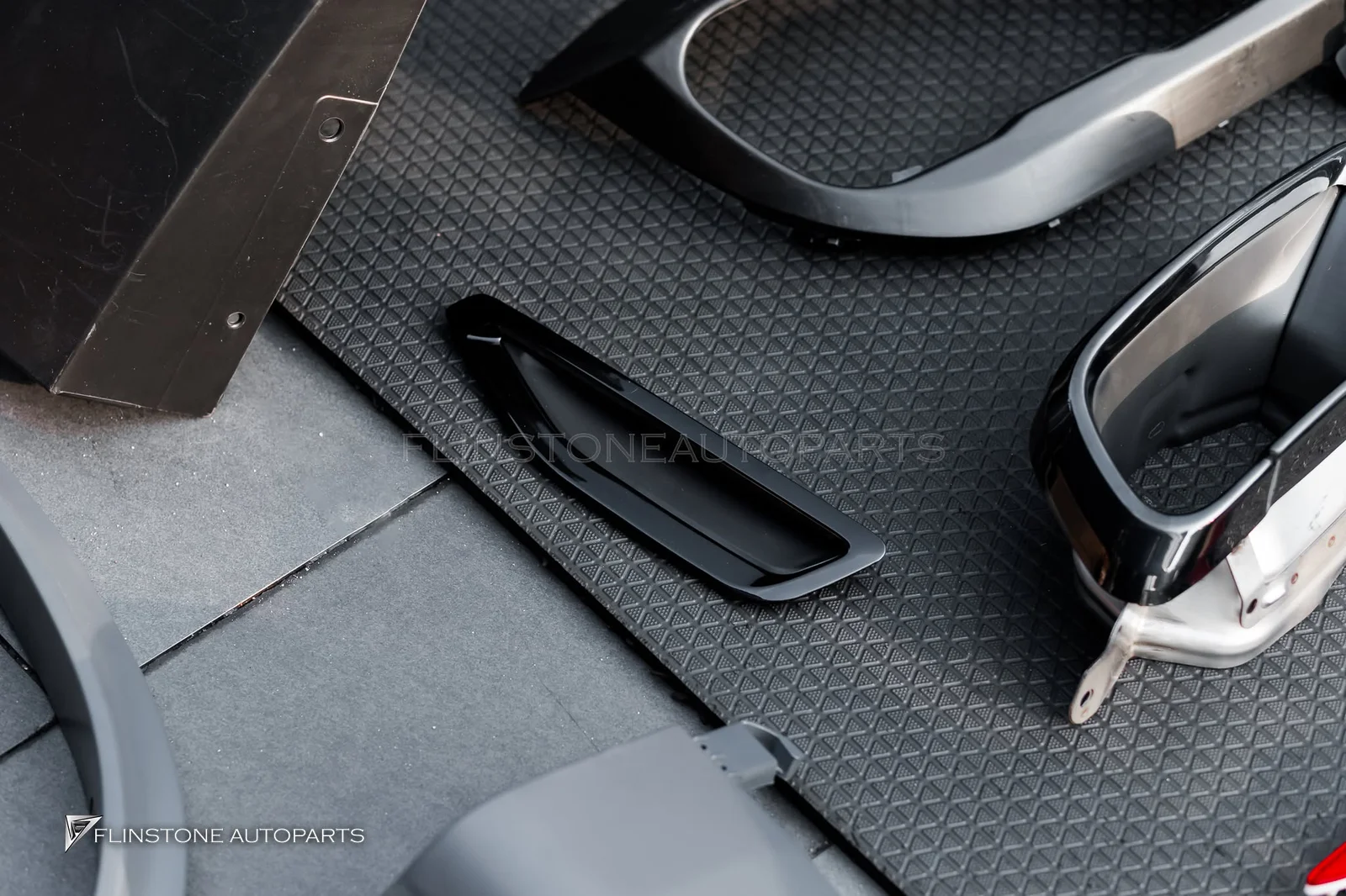 getting ready for a cross-generation looks upgrade for BMW X5 F15 the original car