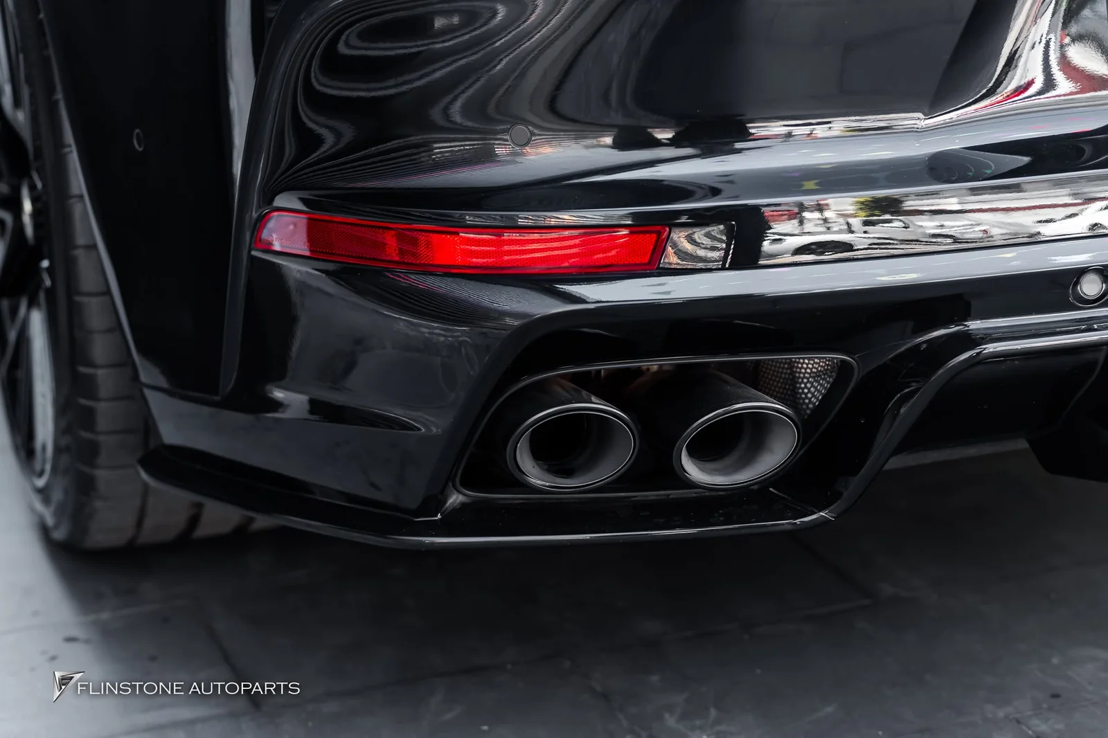 ยกระดับ Porsche 976 Panamera ให้สมบูรณ์แบบที่สุดด้วยชุดแต่ง Sport Design