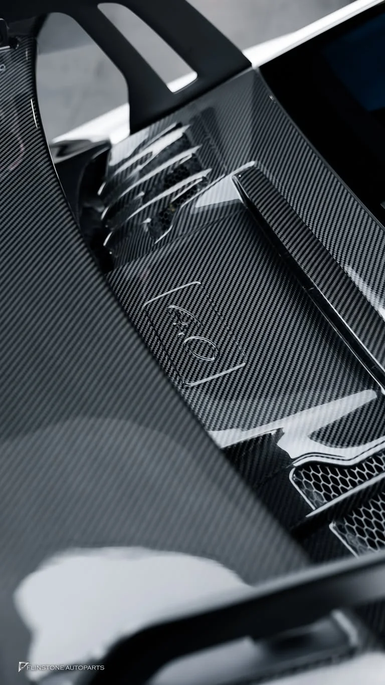 Porsche 992 Carrera คันนี้เจาะจงเลยครับว่าต้องเป็นของ USUS Autoclave เท่านั้น