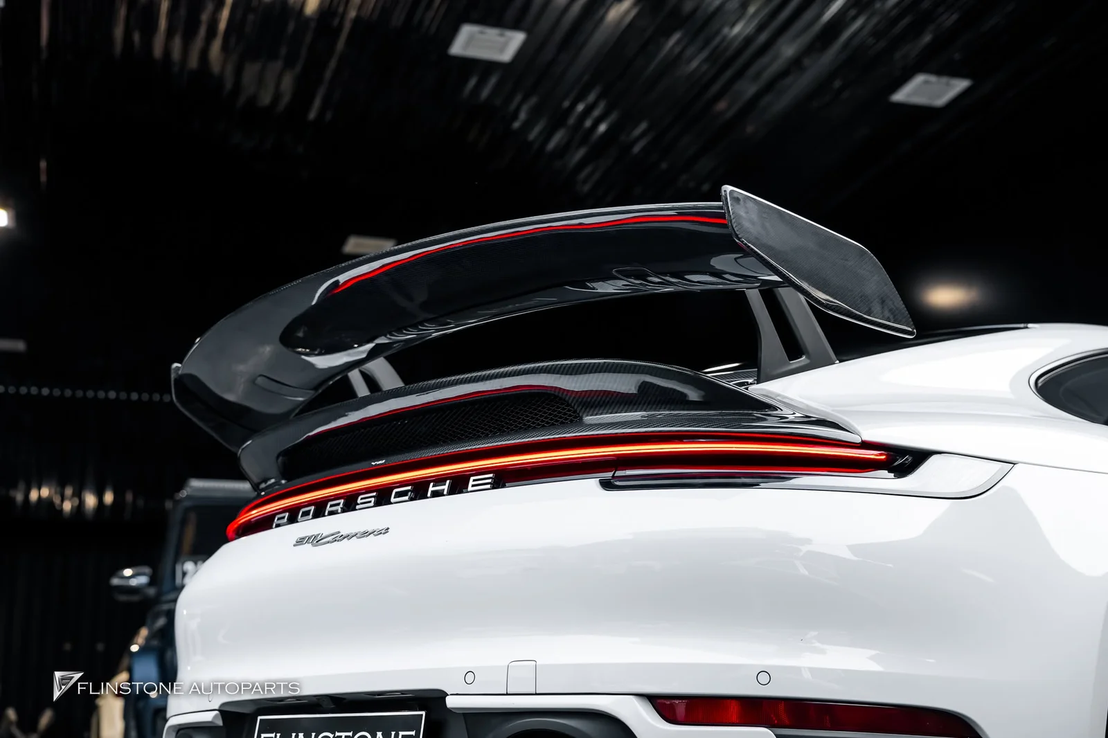 Porsche 992 Carrera คันนี้เจาะจงเลยครับว่าต้องเป็นของ USUS Autoclave เท่านั้น
