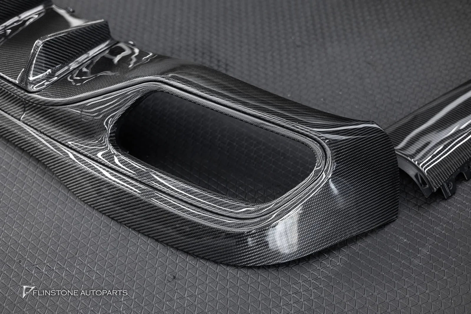 W206 C-Class C63s AMG Carbon Fiber Rear Diffuser ครับ