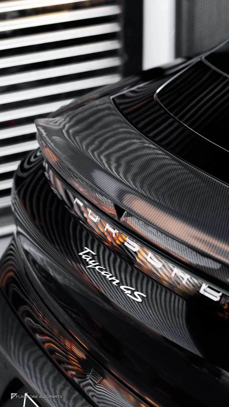 เปลี่ยนลุค Porsche Taycan ให้ดุดันระดับไฮเอนด์ด้วยชุดแต่ง Carbon Mansory Look