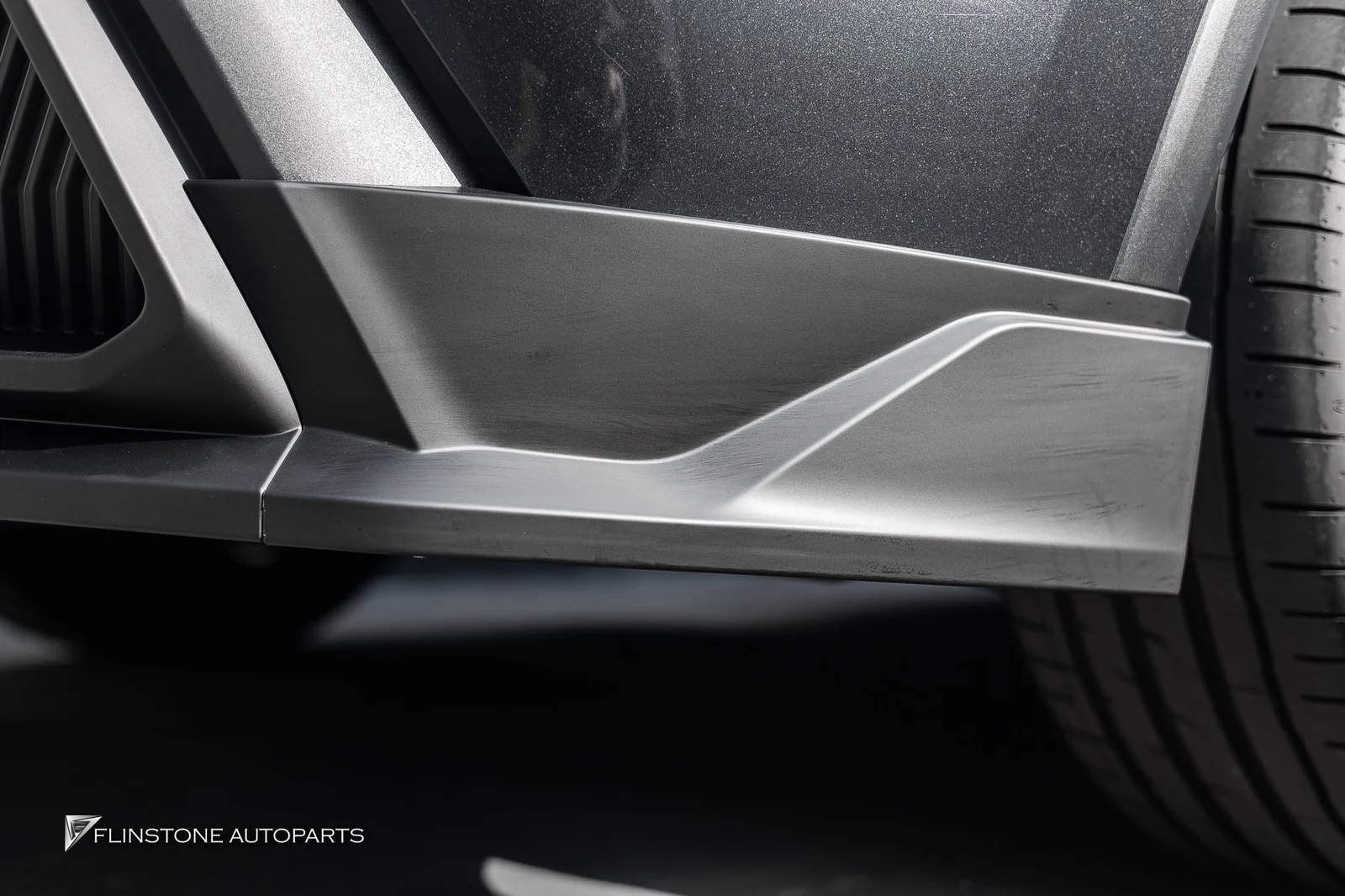 TESLA JUNIPER Tesla Model Y 以改装套件更帅气 YOFER 全车