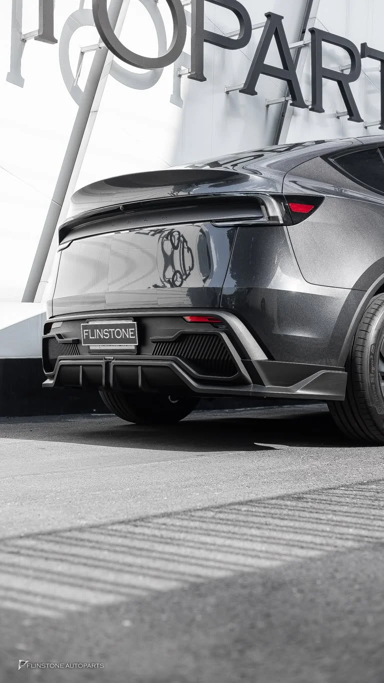 TESLA JUNIPER Tesla Model Y 以改装套件更帅气 YOFER 全车