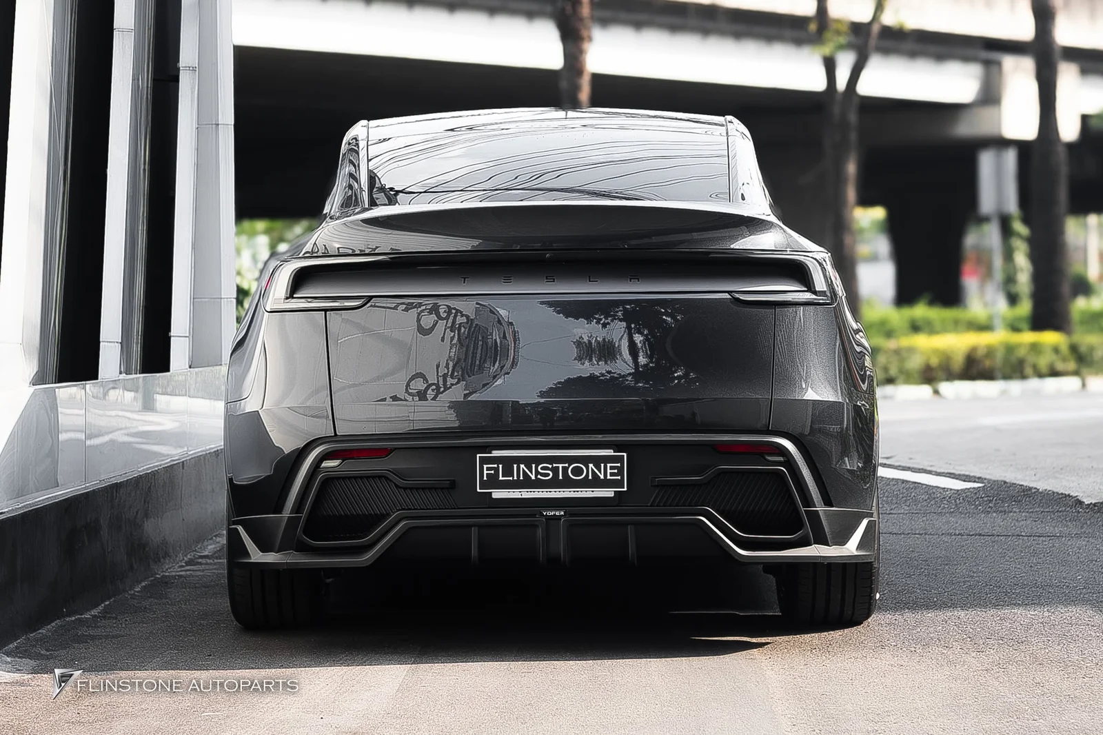 TESLA JUNIPER Tesla Model Y 以改装套件更帅气 YOFER 全车