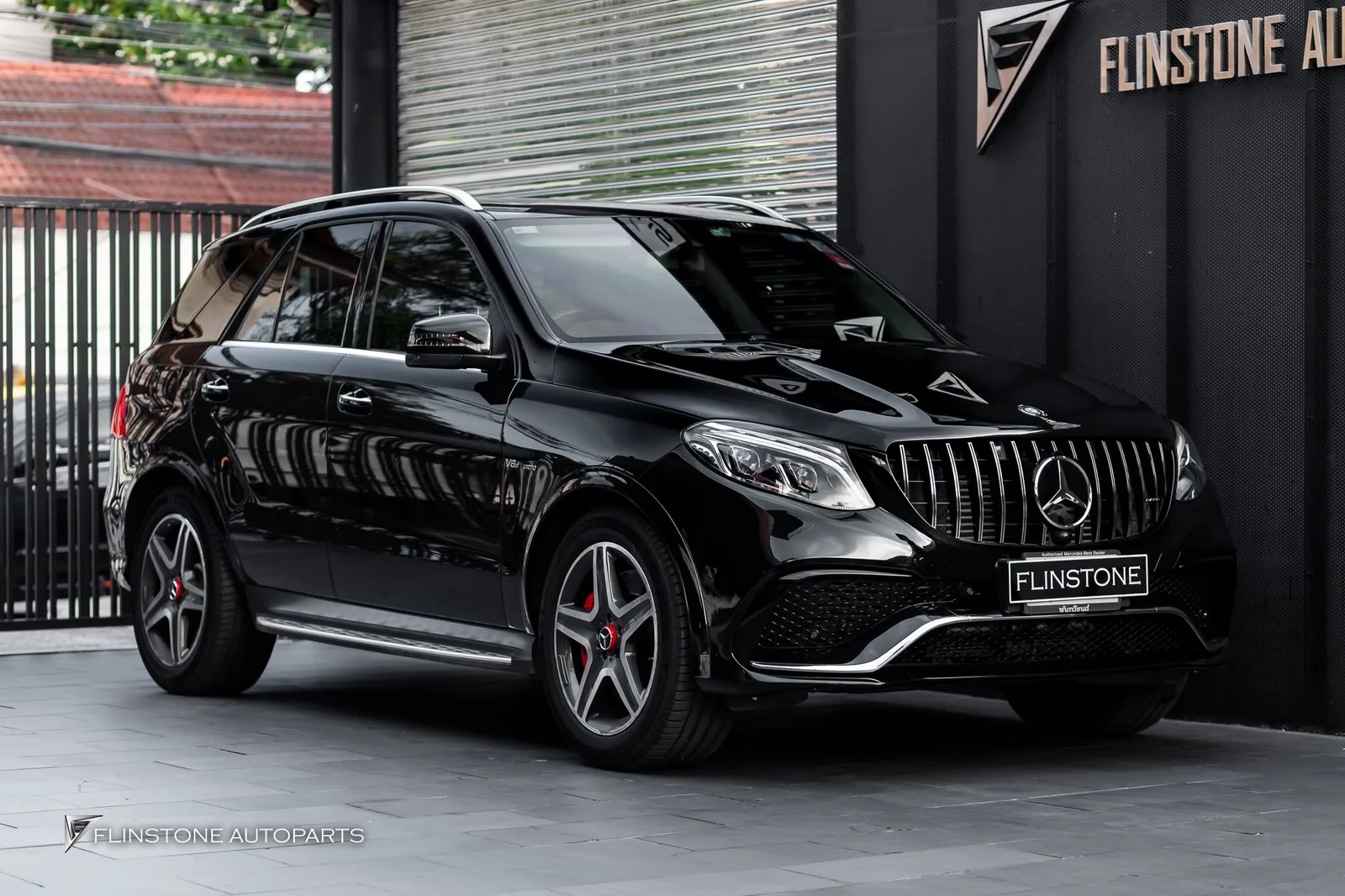 W166 ML-Class & W176 A-Class ติดตั้งชุดแต่ง GLE63 AMG สำหรับ W166 ML-Class ที่เปลี่ยนโฉม