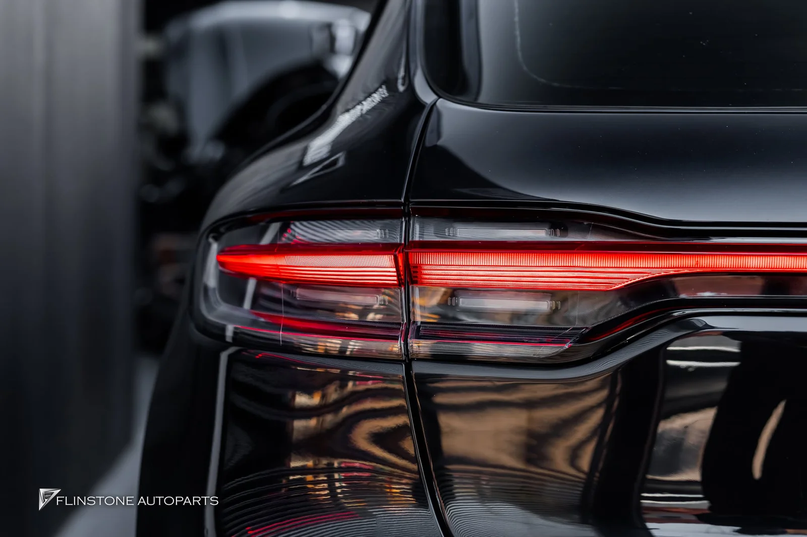 PORSCHE MACAN รุ่นแรก ด้วยการอัปเกรดส่วนท้ายแบบ Facelift Conversion ที่