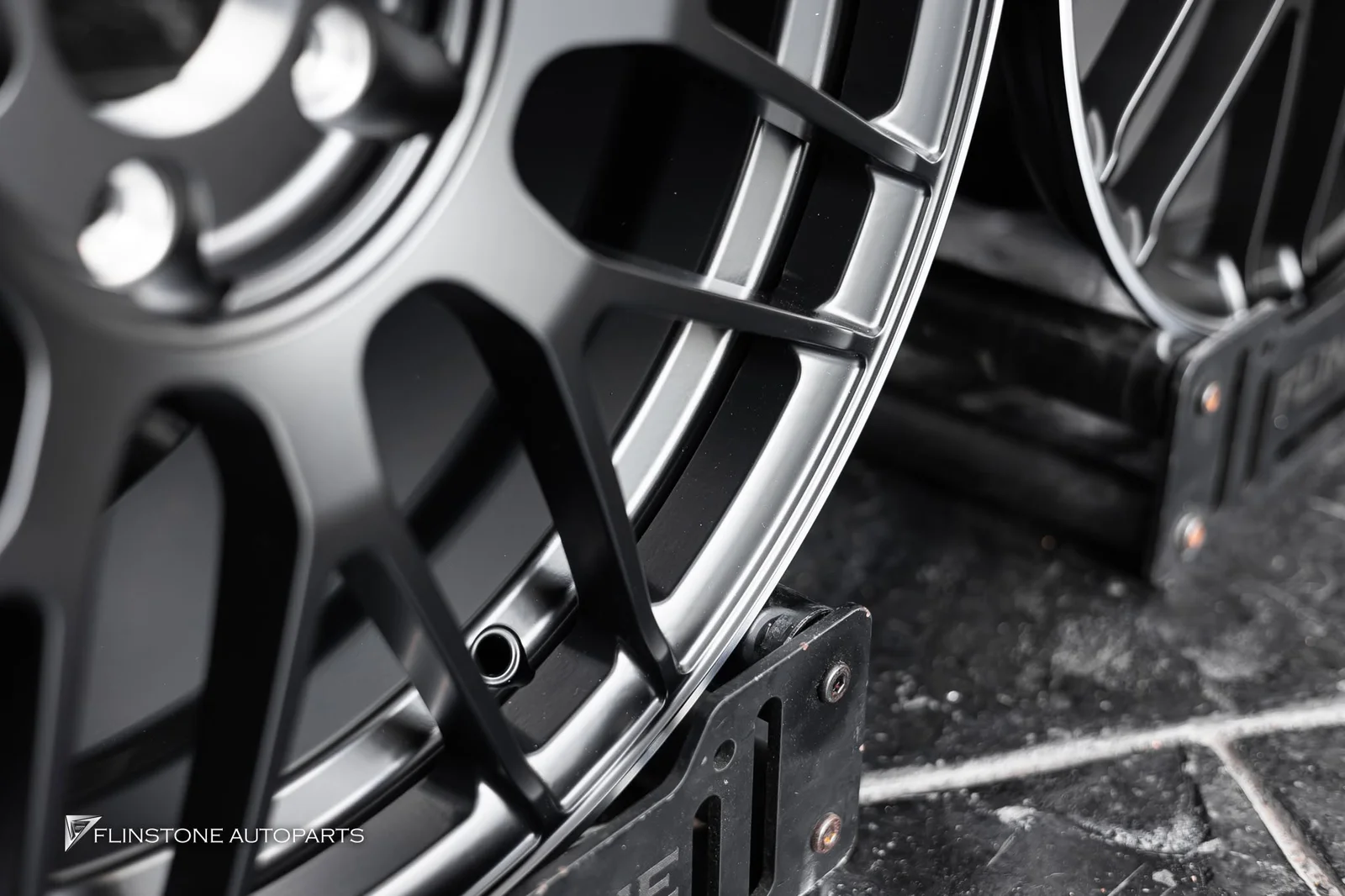 อัปเกรดลุคสปอร์ตและความมั่นใจในการขับขี่ให้ Mercedes-Benz GLA-Class (H247)