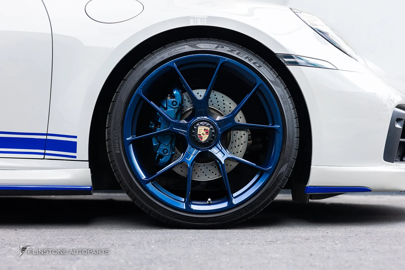 PORSCHE 992 2025+ PORSCHE 992 Carrera ที่เข้ามาอัปเกรดลุคให้ดุดันและมีเอกลักษณ์ไม่ซ้ำใครที