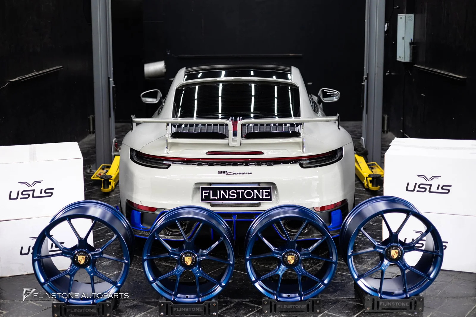 PORSCHE 992 2025+ PORSCHE 992 Carrera ที่เข้ามาอัปเกรดลุคให้ดุดันและมีเอกลักษณ์ไม่ซ้ำใครที