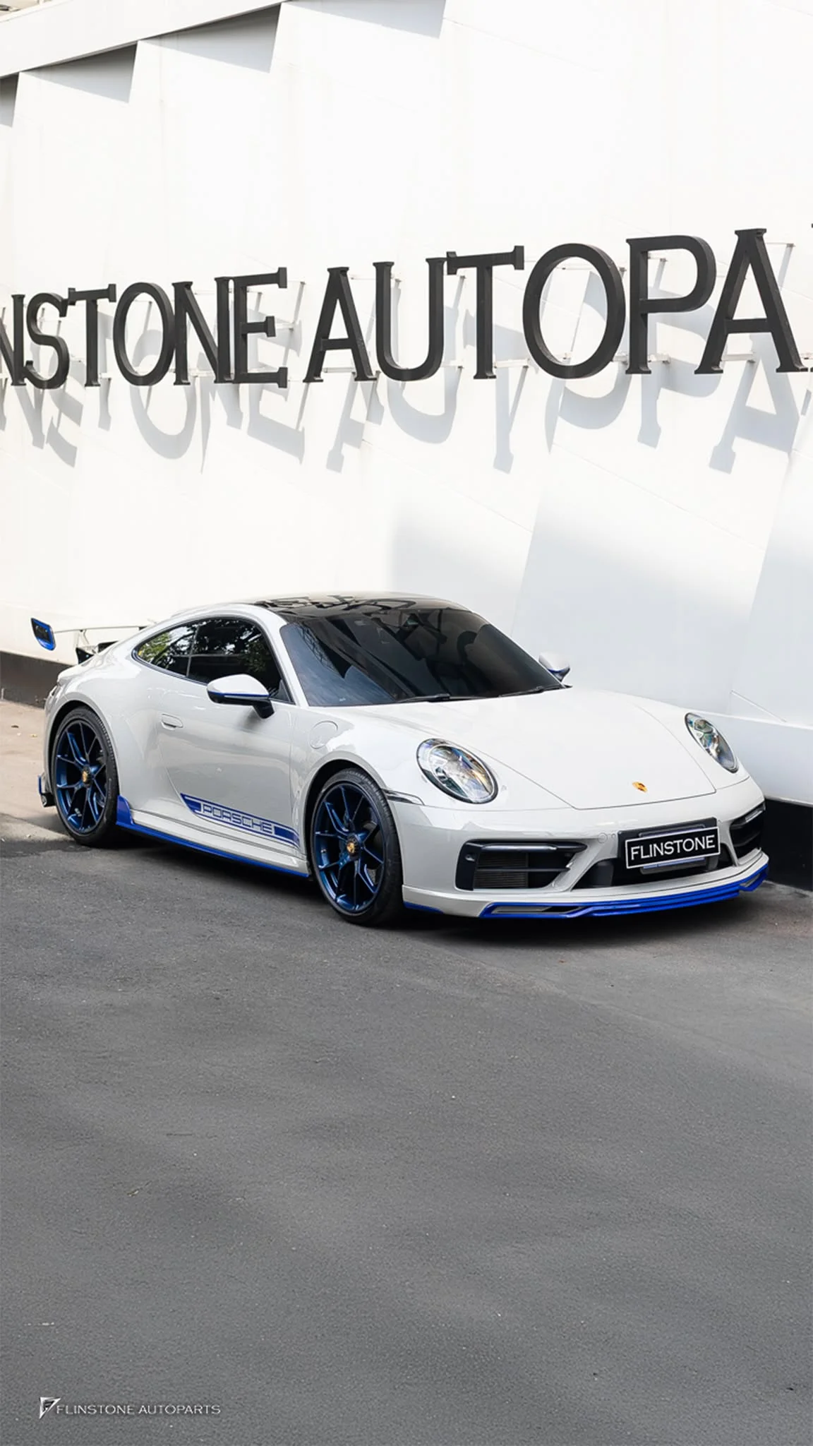 PORSCHE 992 2025+ PORSCHE 992 Carrera ที่เข้ามาอัปเกรดลุคให้ดุดันและมีเอกลักษณ์ไม่ซ้ำใครที