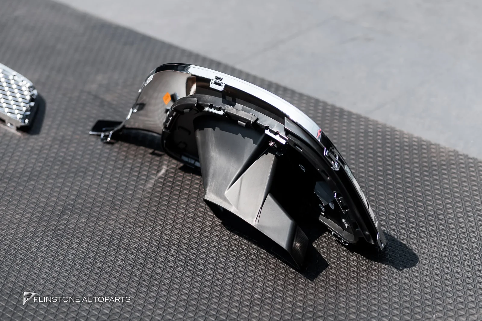 ยกระดับความหรูหราให้ถึงขีดสุดกับ Mercedes-Benz W223 S-Class MAYBACH