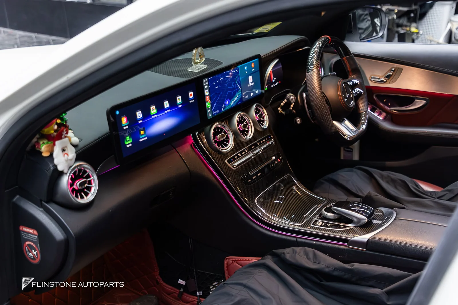 W205 C205 C-Class 2024 — อัปเกรดภายใน Mercedes-Benz W205 C-Class ให้ดูล้ำสมัยขึ้นทันท
