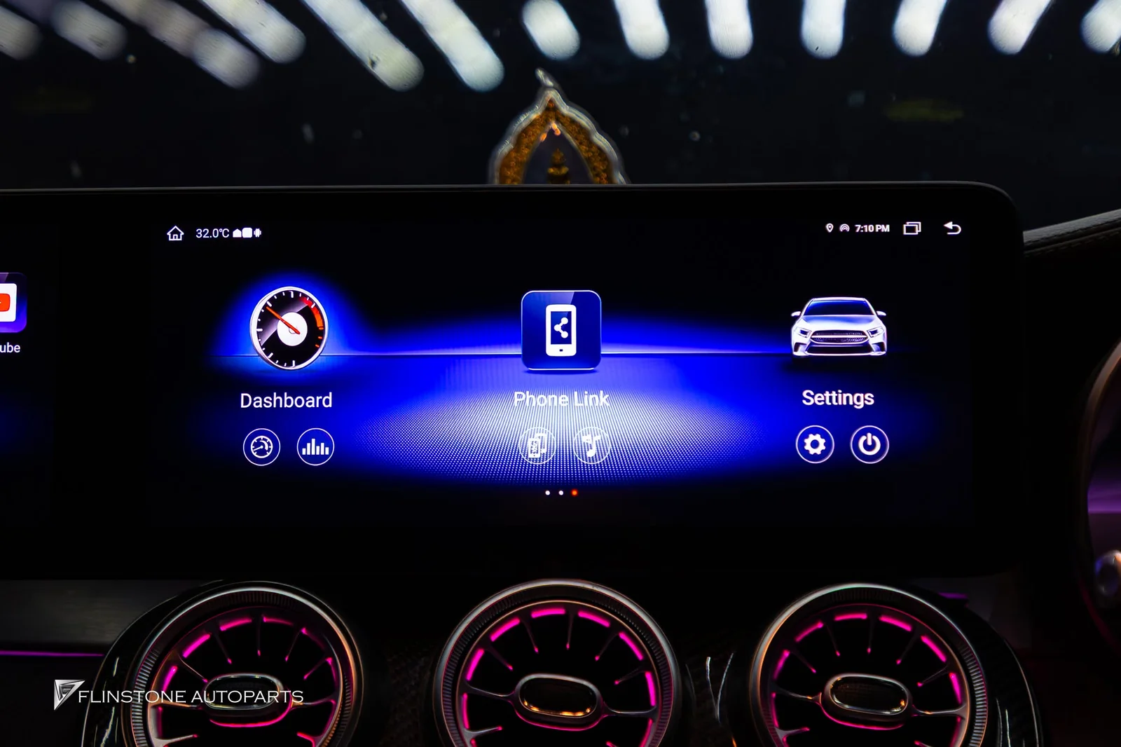 W205 C205 C-Class 2024 — อัปเกรดภายใน Mercedes-Benz W205 C-Class ให้ดูล้ำสมัยขึ้นทันท