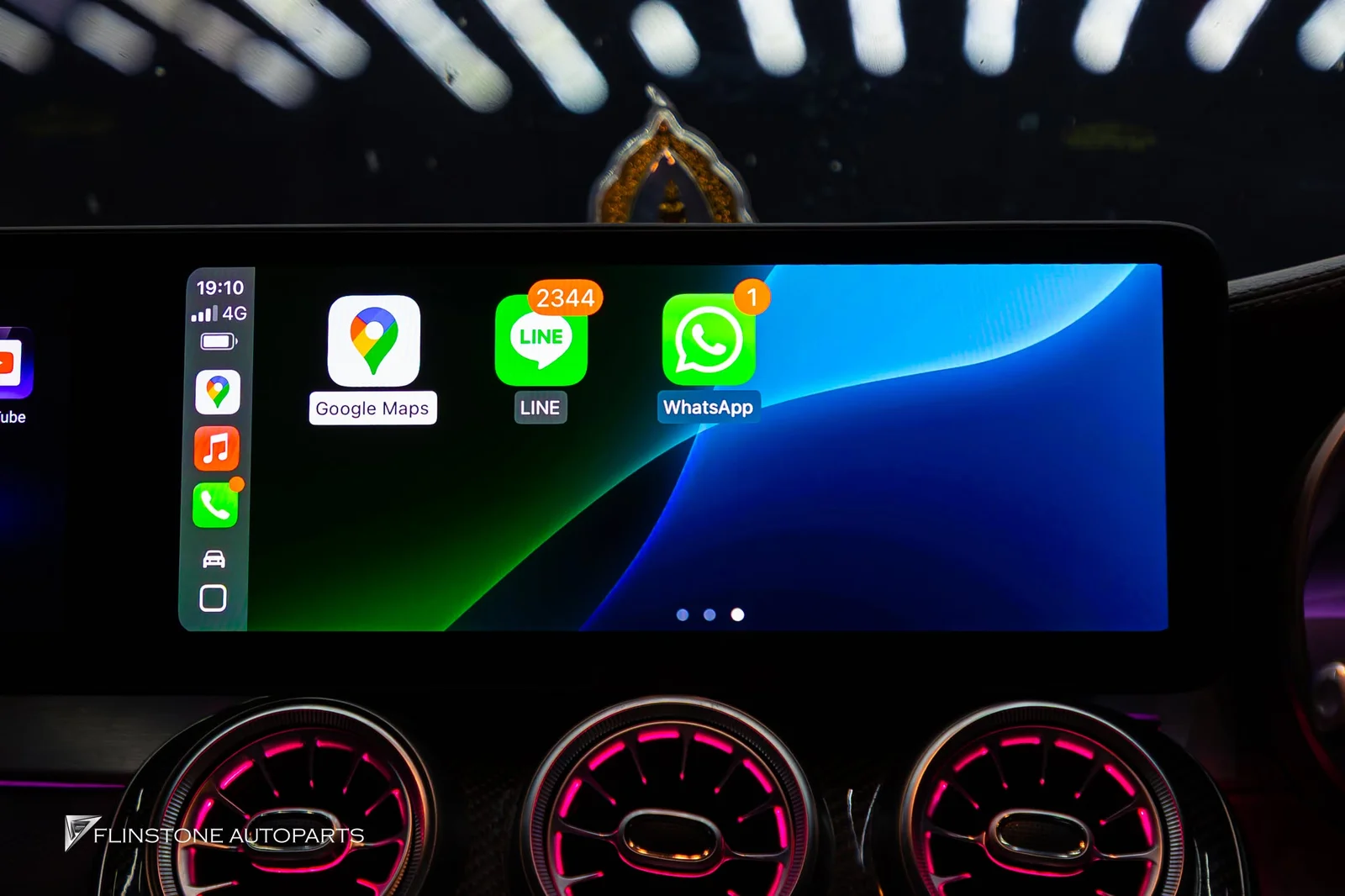 W205 C205 C-Class 2024 — อัปเกรดภายใน Mercedes-Benz W205 C-Class ให้ดูล้ำสมัยขึ้นทันท