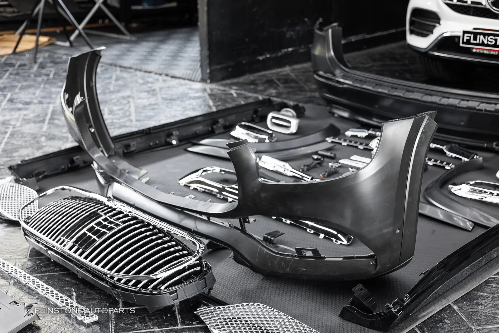 เรียงพร้อมสำหรับการติดตั้งชุดแต่ง MAYBACH ใน X167 GLS-Class