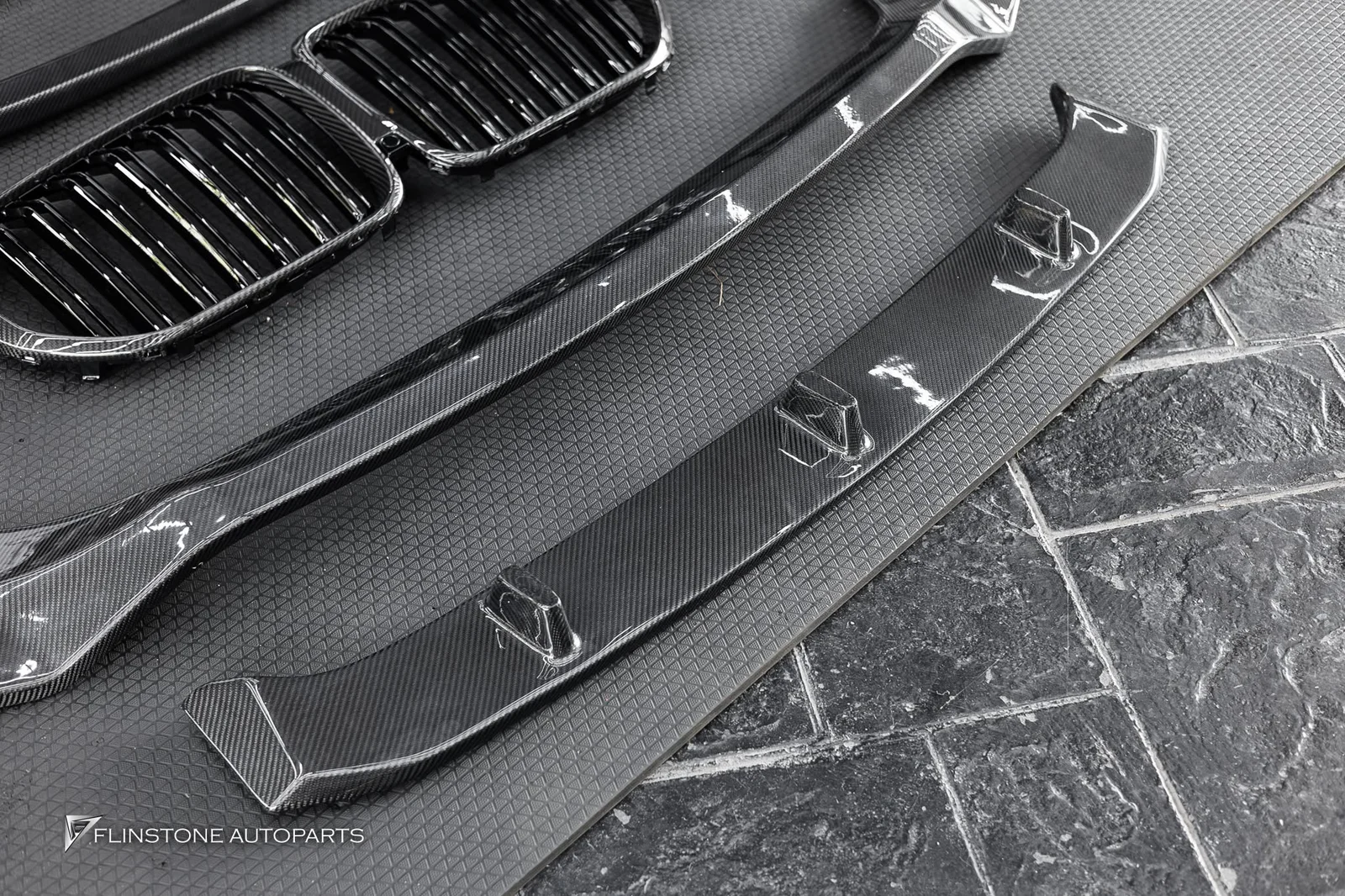 styling BMW X5 G05 more beautiful with a full carbon parts kit in the style of GTs