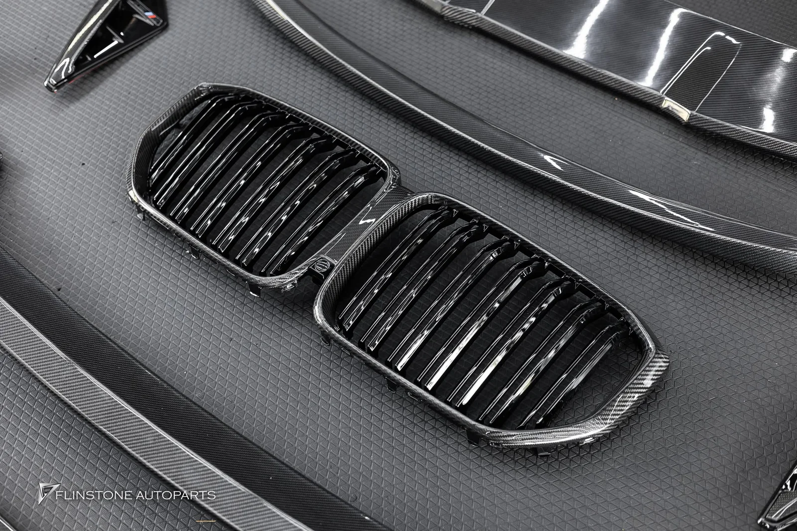 styling BMW X5 G05 more beautiful with a full carbon parts kit in the style of GTs