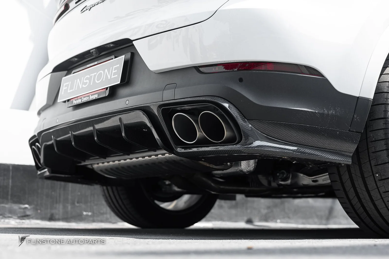 PORSCHE Cayenne 9Y0.2 คันนี้ จัดเต็มความหล่อด้วยงานคาร์บอนจากแบรนด์ USUS