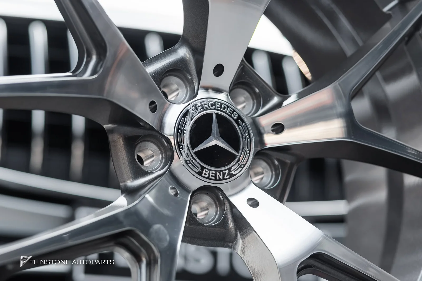 ติดตั้งชุดล้อฟอจสั่งตัดสำหรับ Mercedes Benz W214 E-Class