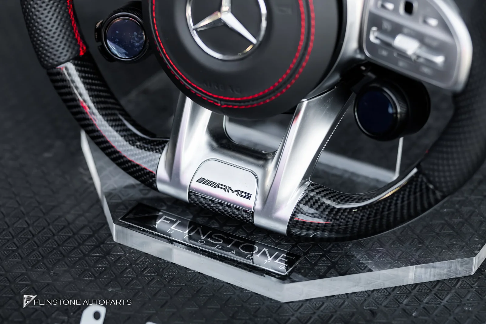 W205 C205 C-Class 2024 จอสวยคมชัด ติดตั้งเข้ารูปเป๊ะ ไม่ต้องดัดแปลง