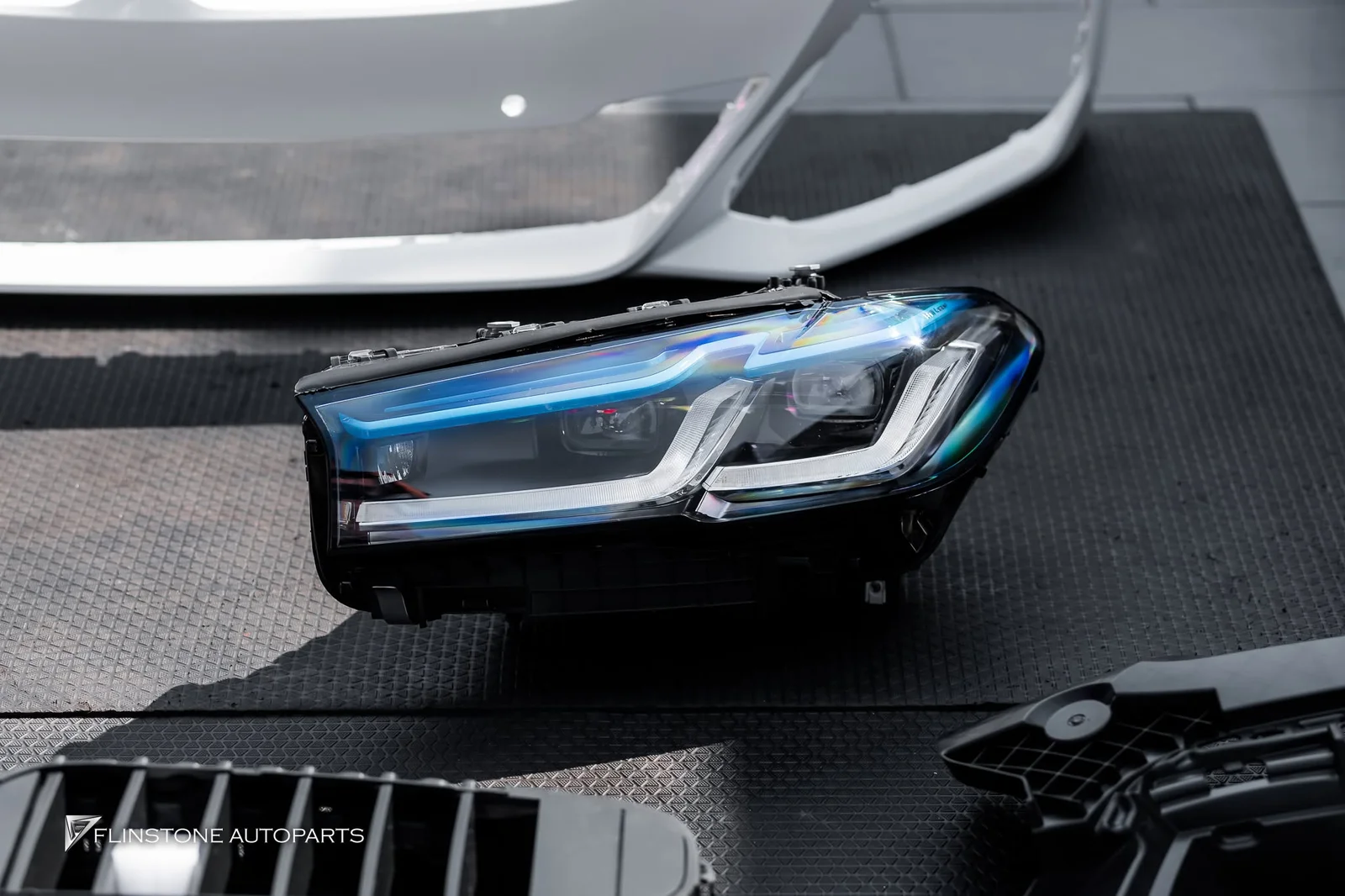 BMW G30 / F90 2024+ — BMW G30 Series 3 front end changed with the kit M Sport LCI which comes with